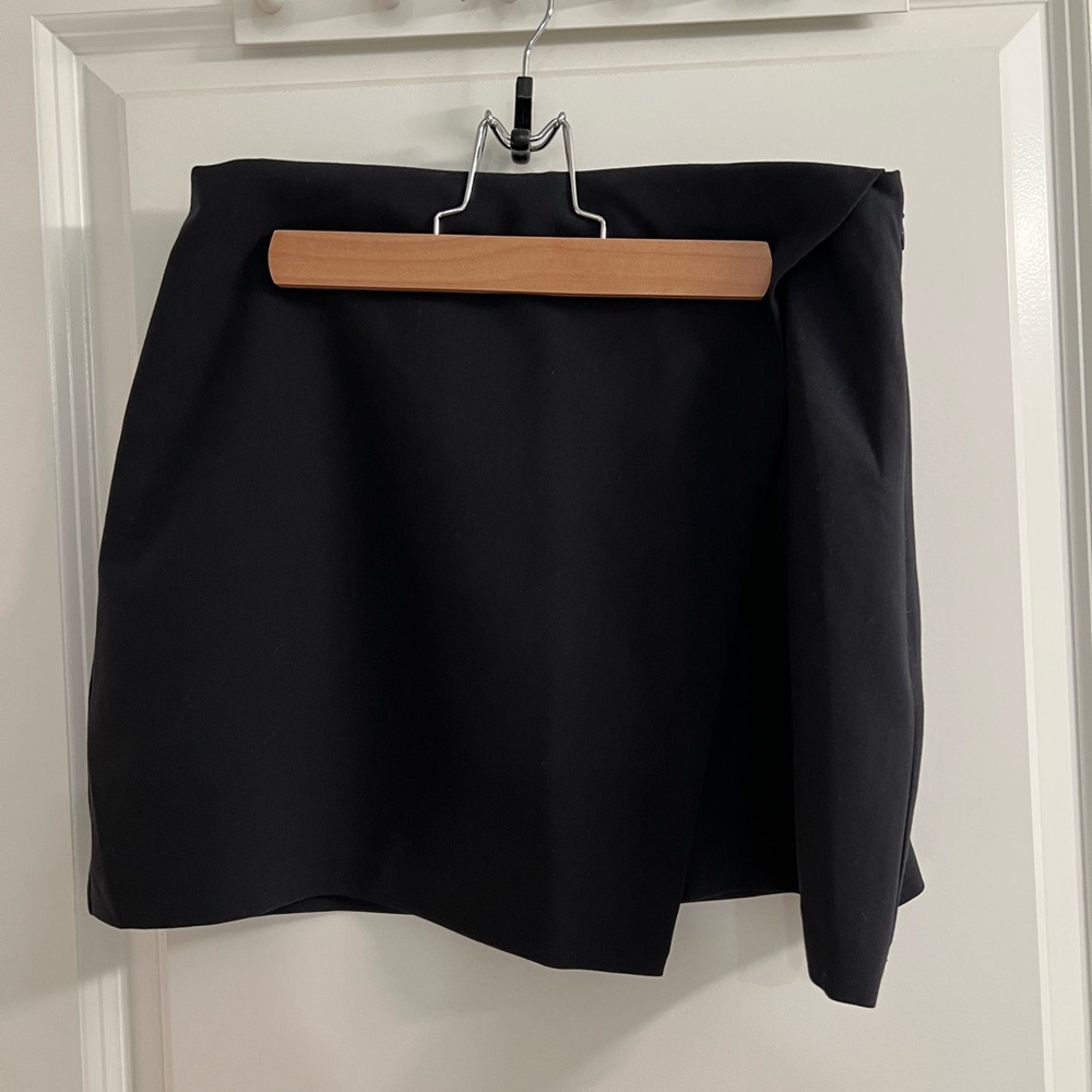 Abercrombie & Fitch Scarlet Wrap Mini Skort
